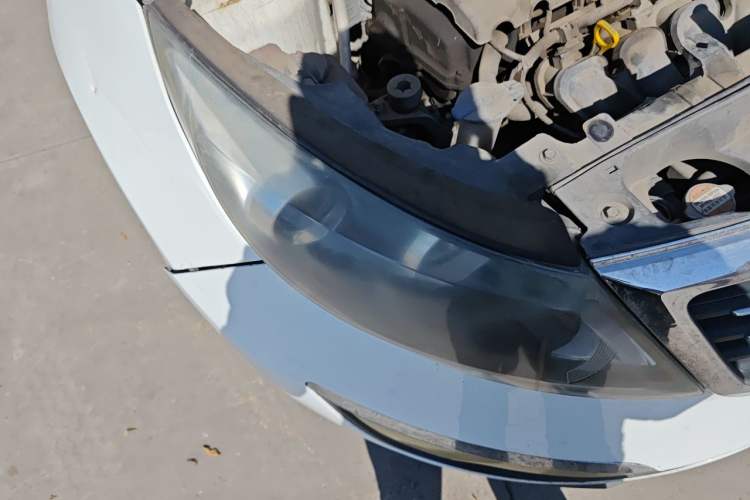 Used Kia Sportage R 2011 2.0L Automatic Two-Wheel Drive Premium Edition Right Front Headlight