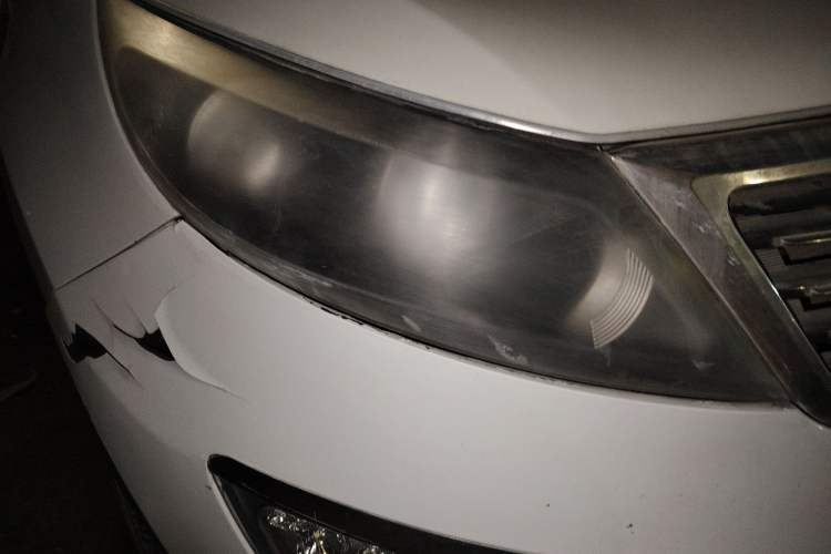 Used Kia Sportage R 2011 2.0L Automatic Two-Wheel Drive GL Right Front Headlight