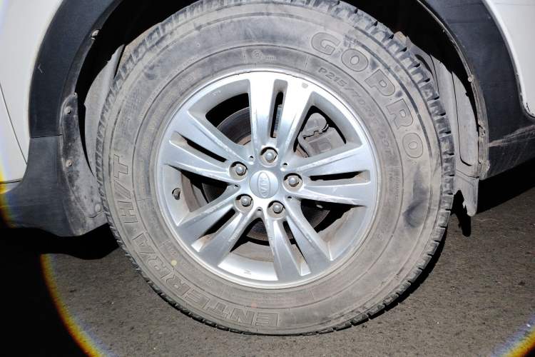 Used Kia Sportage R 2011 2.0L Automatic Two-Wheel Drive GL Right Front Wheel Hub