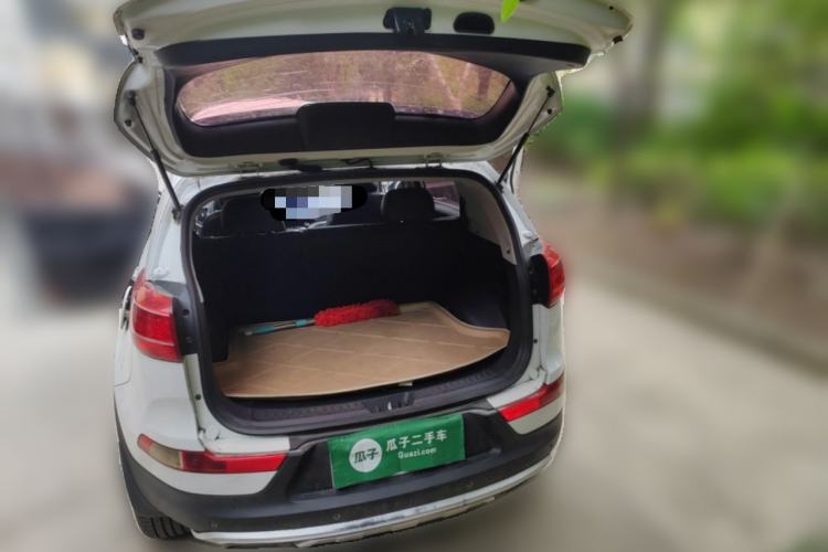 Used Kia Sportage R 2011 2.0L Manual Two-Wheel-Drive GLS Trunk