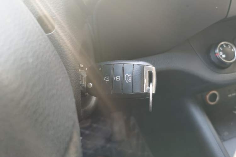 Used Kia Sportage R 2011 2.0L Automatic Two-Wheel Drive GL Vehicle Key