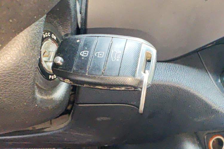 Used Kia Sportage R 2011 2.0L Automatic Two-Wheel Drive GL Vehicle Key