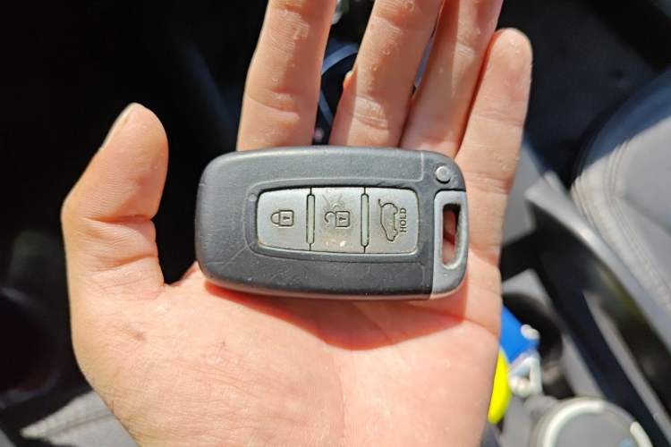 Used Kia Sportage R 2011 2.0L Automatic Two-Wheel Drive Premium Edition Vehicle Key
