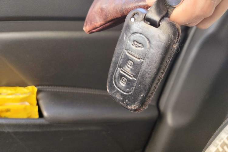 Used Kia Sportage R 2011 2.0L Automatic Two-Wheel Drive GL Vehicle Key