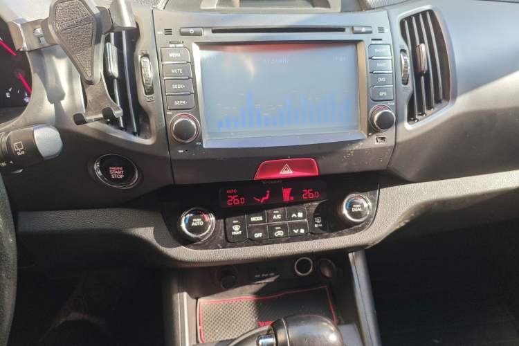 Used Kia Sportage R 2011 2.0L Automatic Two-Wheel Drive Premium Edition Audio And AC Panel