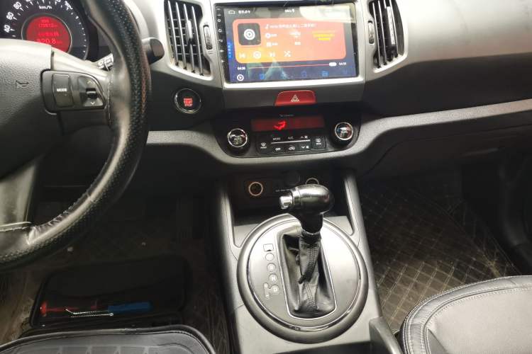 Used Kia Sportage R 2011 2.0L Automatic Two-Wheel Drive Premium Edition Audio And AC Panel