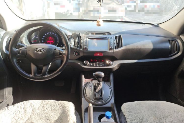 Used Kia Sportage R 2011 2.0L Automatic Two-Wheel Drive Premium Edition Center Console