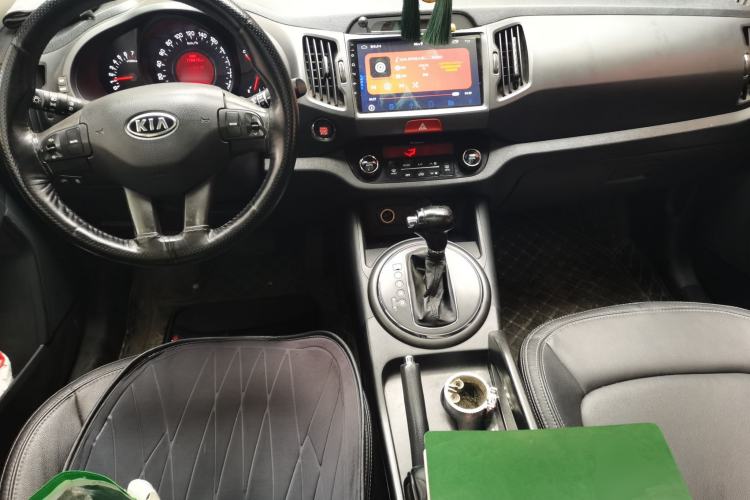 Used Kia Sportage R 2011 2.0L Automatic Two-Wheel Drive Premium Edition Center Console