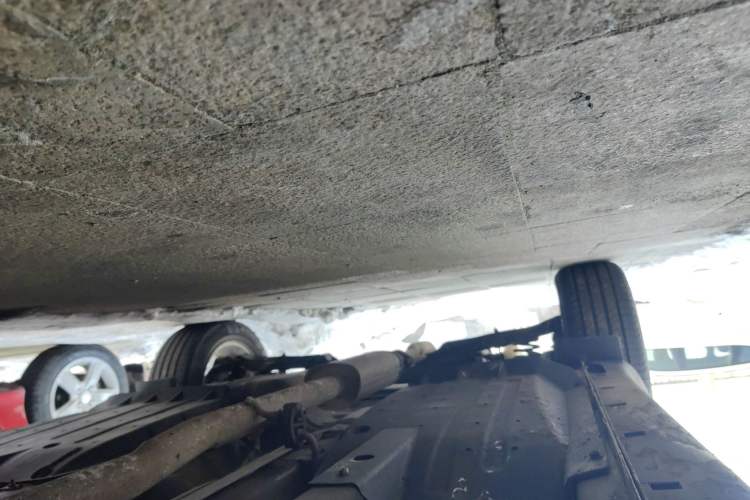 Used Kia Sportage R 2011 2.0L Automatic Two-Wheel Drive GLS Chassis Front Right