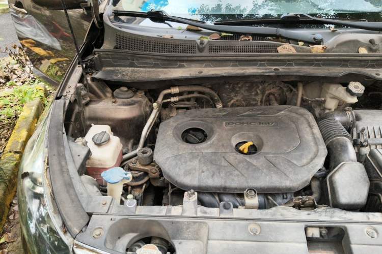 Used Kia Sportage R 2011 2.0L Automatic Two-Wheel Drive GL Engine Bay Right