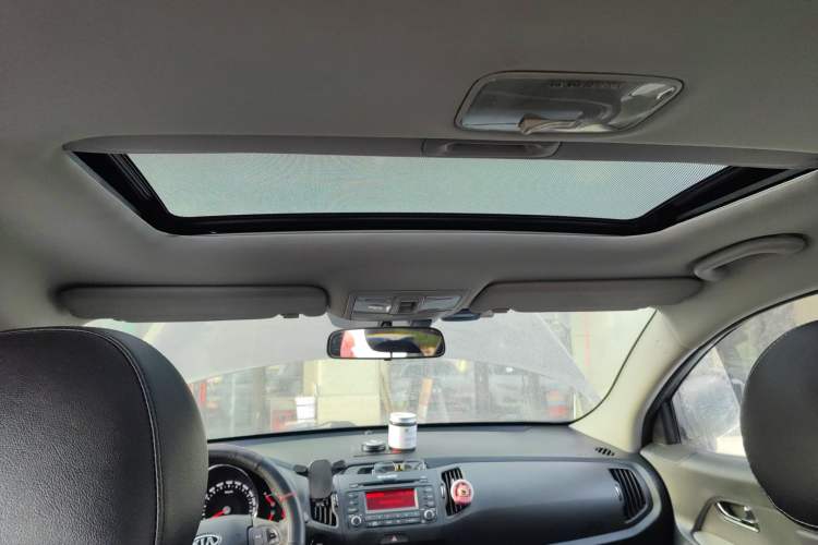 Used Kia Sportage R 2011 2.0L Automatic Two-Wheel Drive GLS Headliner