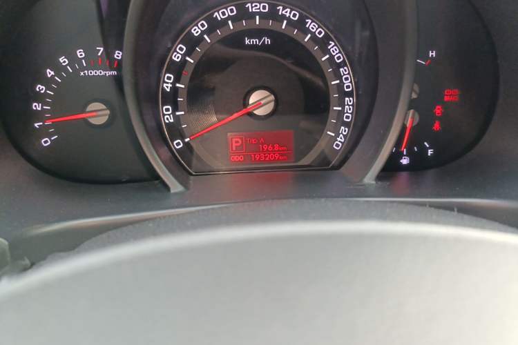 Used Kia Sportage R 2011 2.0L Automatic Two-Wheel Drive GLS Odometer Close Up