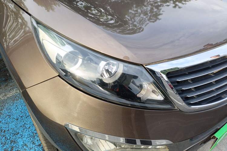 Used Kia Sportage R 2011 2.0L Automatic Two-Wheel Drive GLS Right Front Headlight
