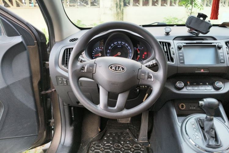 Used Kia Sportage R 2011 2.0L Automatic Two-Wheel Drive GL Steering Wheel
