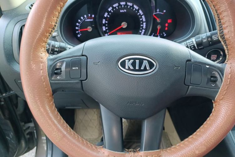 Used Kia Sportage R 2011 2.0L Automatic Two-Wheel Drive GLS Steering Wheel