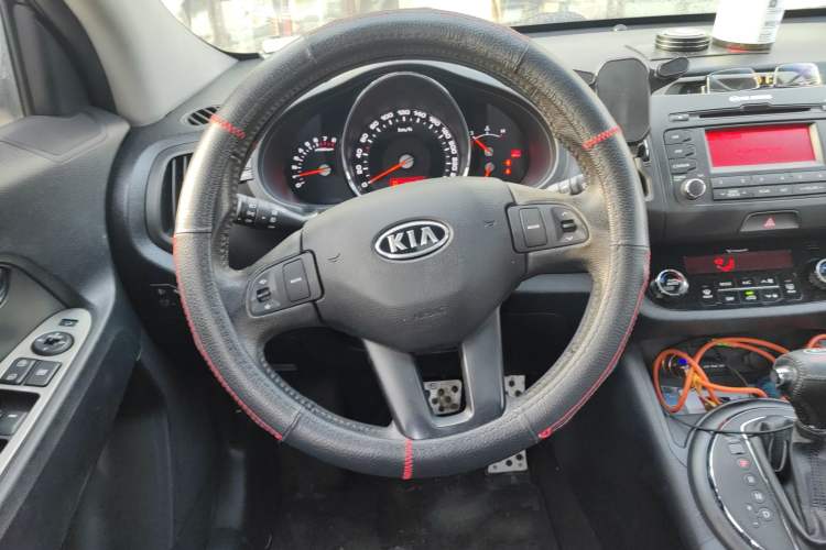 Used Kia Sportage R 2011 2.0L Automatic Two-Wheel Drive GLS Steering Wheel