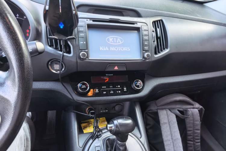 Used Kia Sportage R 2012 2.0L Automatic Two-Wheel Drive GLS Audio And AC Panel