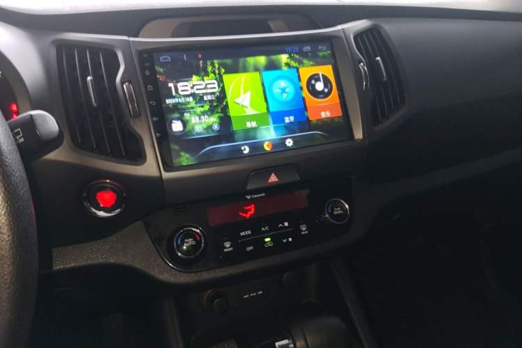 Used Kia Sportage R 2012 2.0L Automatic Two-Wheel Drive GLS Audio And AC Panel