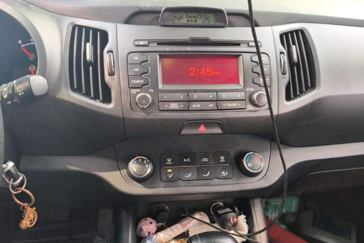 Used Kia Sportage R 2012 2.0L Automatic Two-Wheel Drive GL Trim Audio And AC Panel