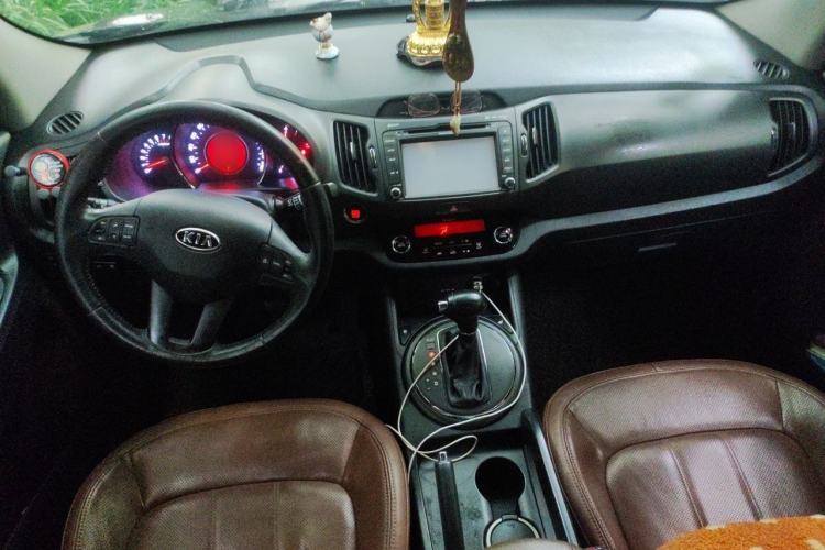 Used Kia Sportage R 2012 2.4L Automatic 4x4 Premium Edition Center Console