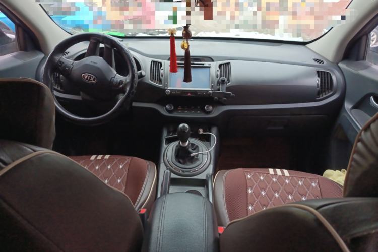 Used Kia Sportage R 2012 2.0L Manual Two-Wheel Drive GL Trim Center Console