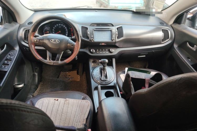 Used Kia Sportage R 2012 2.0L Automatic Two-Wheel Drive GL Trim Center Console