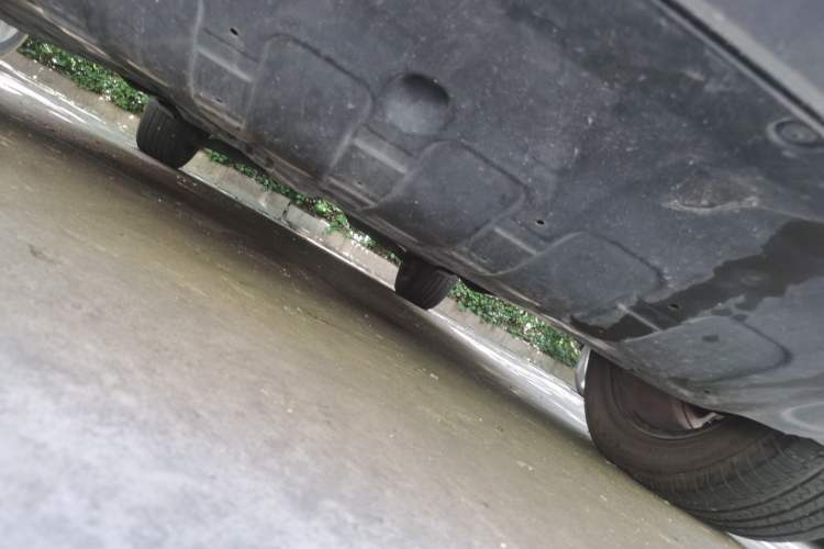 Used Kia Sportage R 2012 2.0L Automatic Two-Wheel Drive GLS Chassis Front