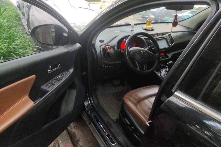 Used Kia Sportage R 2012 2.4L Automatic 4x4 Premium Edition Driver Seat