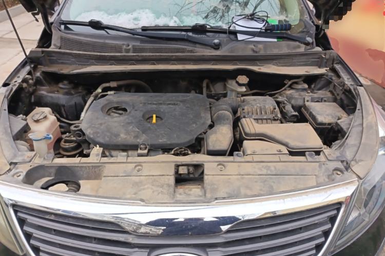 Used Kia Sportage R 2012 2.0L Manual Two-Wheel Drive GL Trim Engine Bay