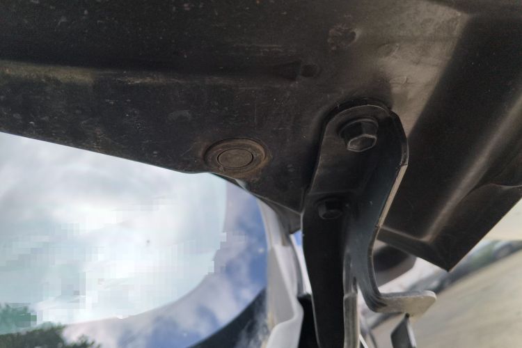 Used Kia Sportage R 2012 2.0L Automatic Two-Wheel Drive GL Trim Engine Bay Left