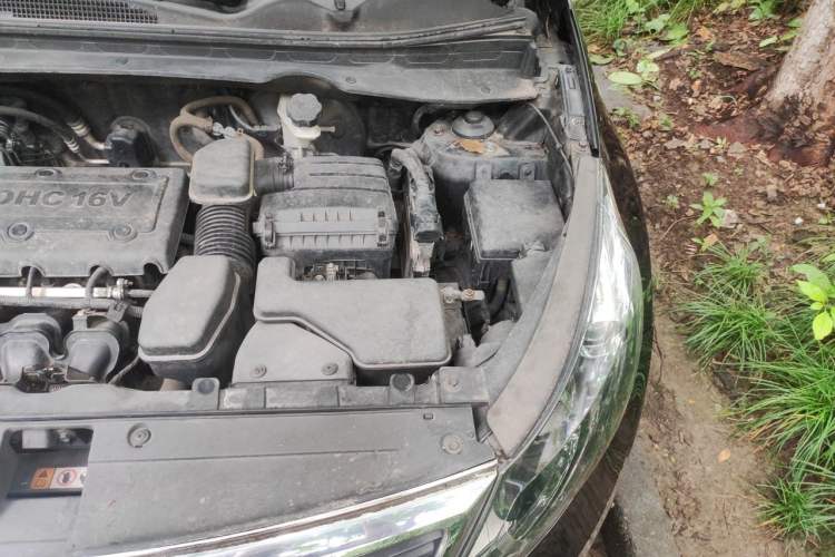Used Kia Sportage R 2012 2.4L Automatic 4x4 Premium Edition Engine Bay Left