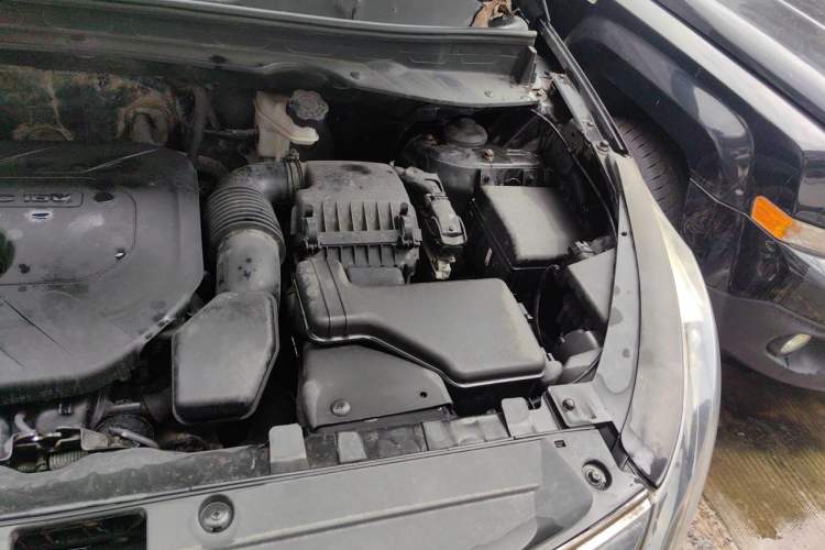 Used Kia Sportage R 2012 2.0L Automatic Two-Wheel Drive GL Trim Engine Bay Left