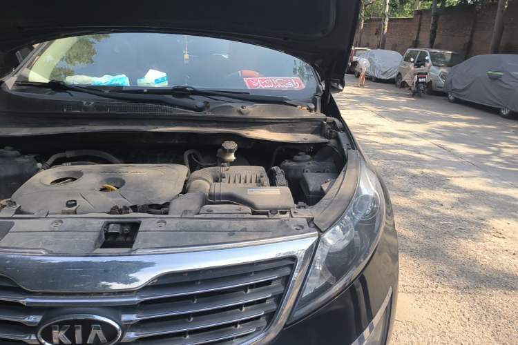 Used Kia Sportage R 2012 2.0L Automatic Two-Wheel Drive GLS Engine Bay Left