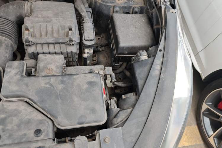 Used Kia Sportage R 2012 2.0L Automatic Two-Wheel Drive GLS Engine Bay Left