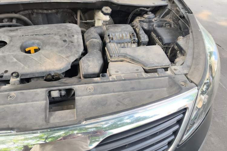 Used Kia Sportage R 2012 2.0L Automatic Two-Wheel Drive GL Trim Engine Bay Left