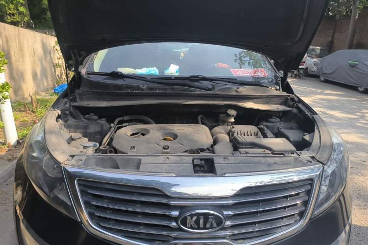 Used Kia Sportage R 2012 2.0L Automatic Two-Wheel Drive GLS Engine Bay