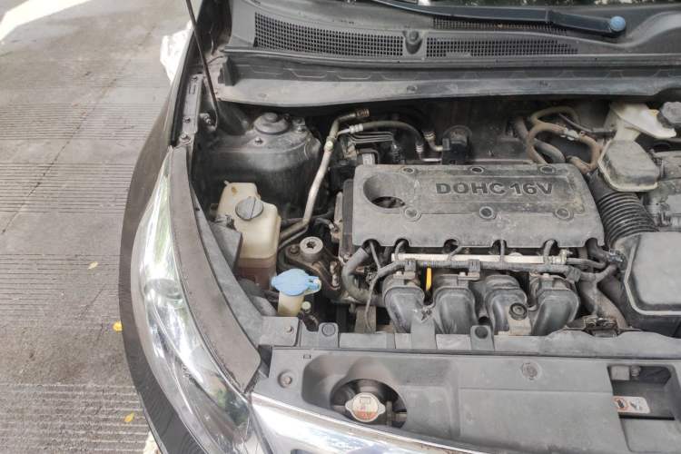 Used Kia Sportage R 2012 2.4L Automatic 4x4 Premium Edition Engine Bay Right