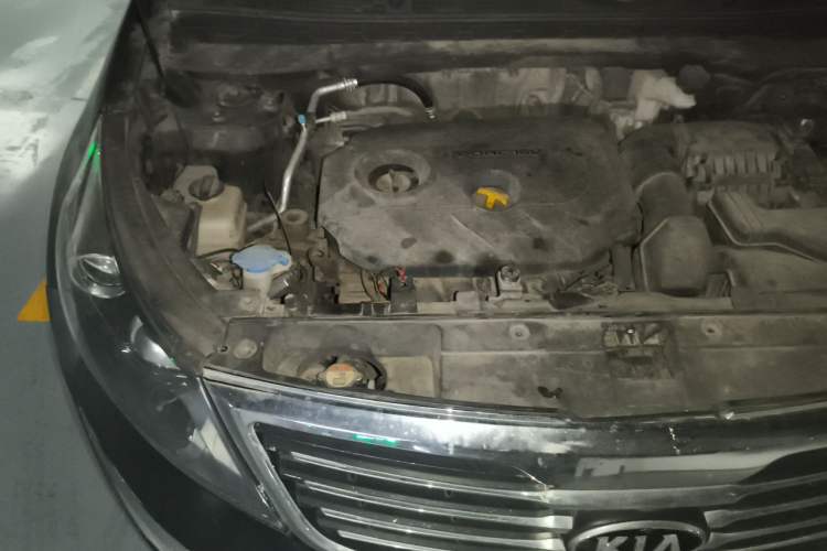 Used Kia Sportage R 2012 2.0L Automatic Two-Wheel Drive GLS Engine Bay Right