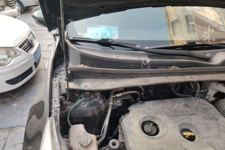 Used Kia Sportage R 2012 2.0L Automatic Two-Wheel Drive GL Trim Engine Bay Right