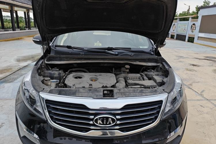 Used Kia Sportage R 2012 2.0L Automatic Two-Wheel Drive GLS Engine Bay