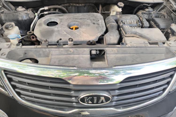 Used Kia Sportage R 2012 2.0L Automatic Two-Wheel Drive GL Trim Engine Bay