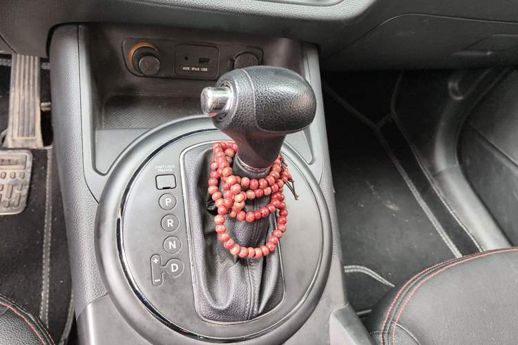 Used Kia Sportage R 2012 2.0L Automatic Two-Wheel Drive GL Trim Gear Lever