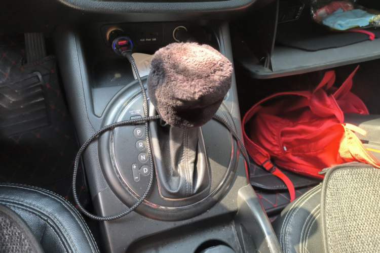 Used Kia Sportage R 2012 2.0L Automatic Two-Wheel Drive GLS Gear Lever