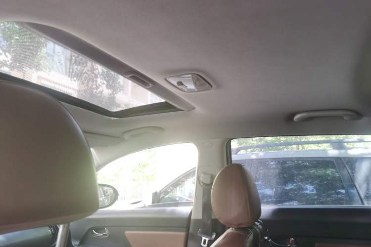 Used Kia Sportage R 2012 2.0L Automatic Two-Wheel Drive GLS Headliner