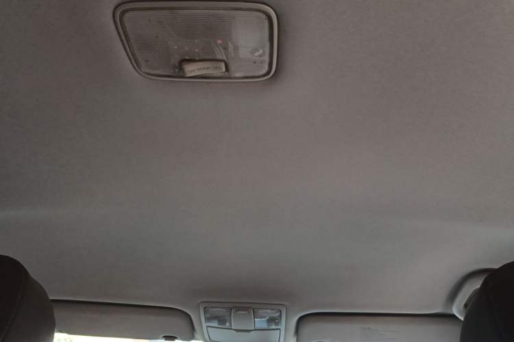 Used Kia Sportage R 2012 2.0L Manual Two-Wheel Drive GL Trim Headliner