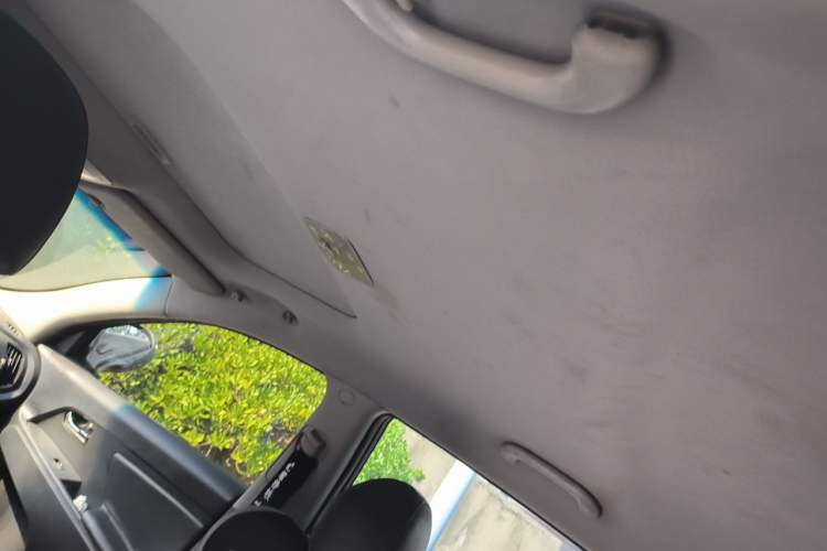 Used Kia Sportage R 2012 2.0L Automatic Two-Wheel Drive GLS Headliner