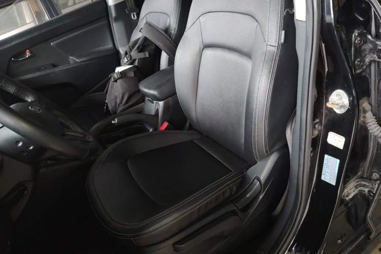 Used Kia Sportage R 2012 2.0L Automatic Two-Wheel Drive GLS Left Front Seat