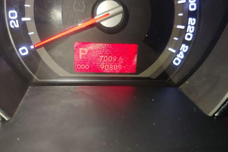 Used Kia Sportage R 2012 2.0L Automatic Two-Wheel Drive GLS Odometer Close Up
