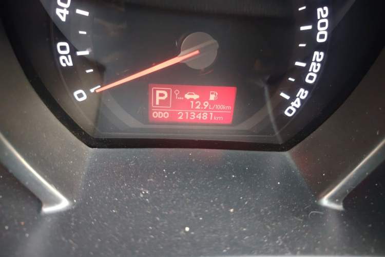 Used Kia Sportage R 2012 2.0L Automatic Two-Wheel Drive GL Trim Odometer Close Up