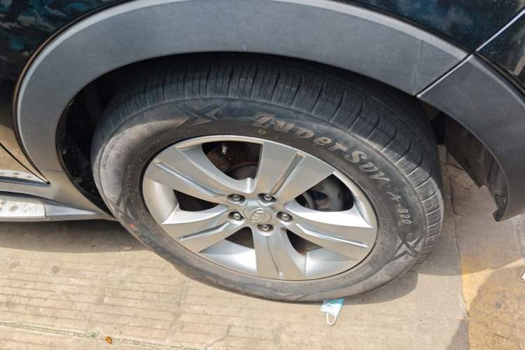 Used Kia Sportage R 2012 2.0L Automatic Two-Wheel Drive GLS Right Front Wheel Hub